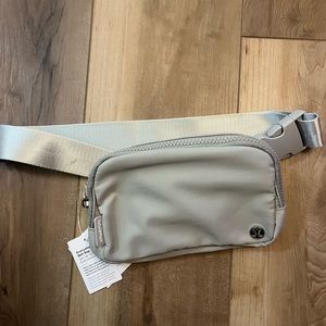 - New silver grey lulu lululemon everywhere belt bag Fanny